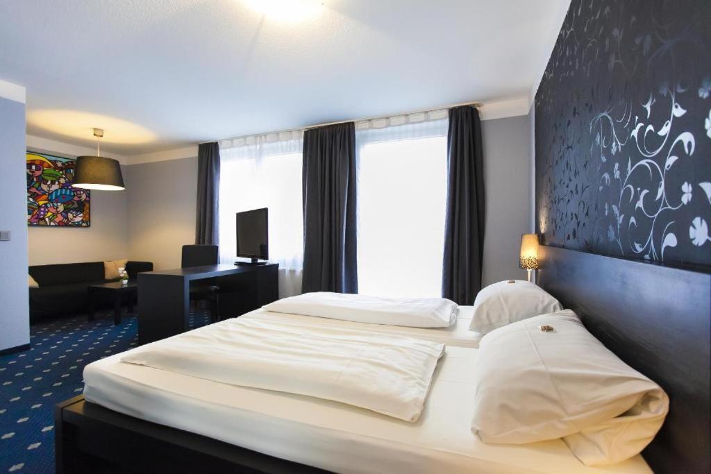 Hotel Am Berliner Platz Langenfeld  Extérieur photo