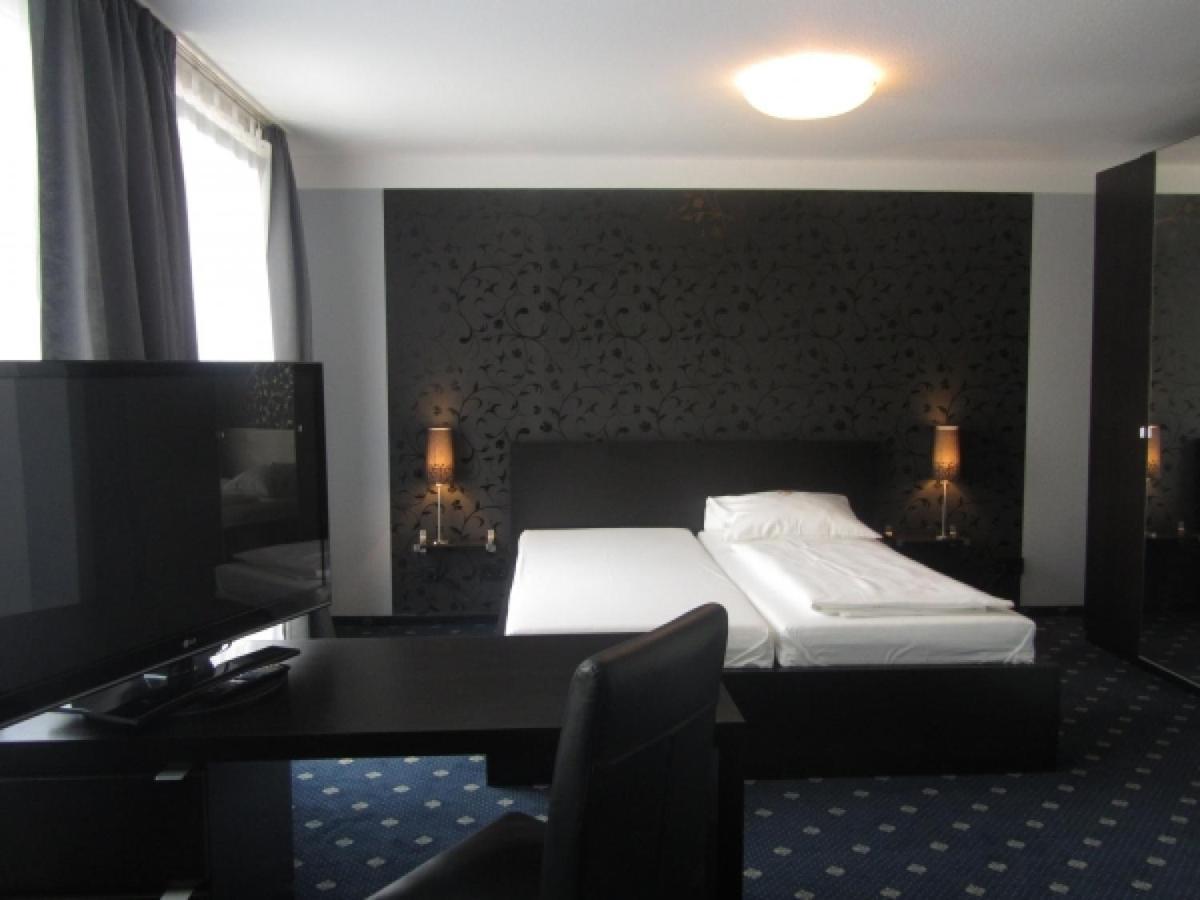 Hotel Am Berliner Platz Langenfeld  Chambre photo